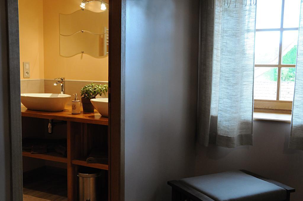 Bed and Breakfast Escale en Charolais Brionnais à Saint-Julien-de-Civry Chambre photo