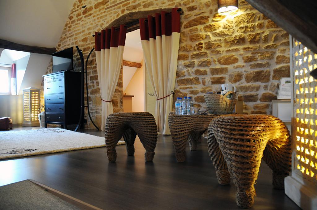 Bed and Breakfast Escale en Charolais Brionnais à Saint-Julien-de-Civry Chambre photo