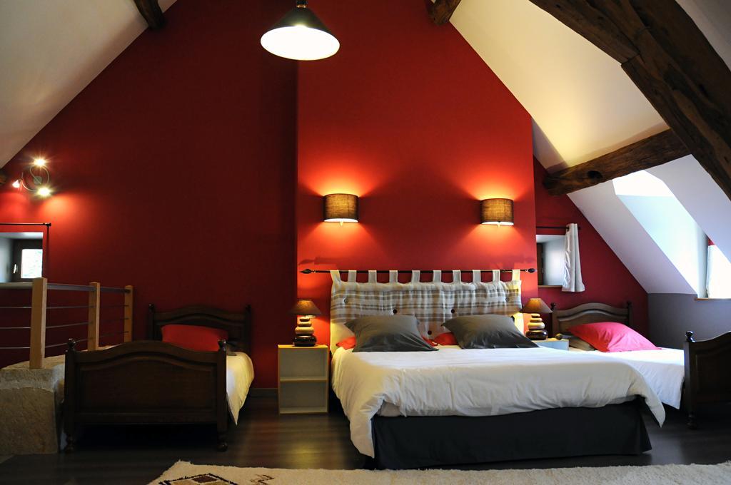 Bed and Breakfast Escale en Charolais Brionnais à Saint-Julien-de-Civry Chambre photo