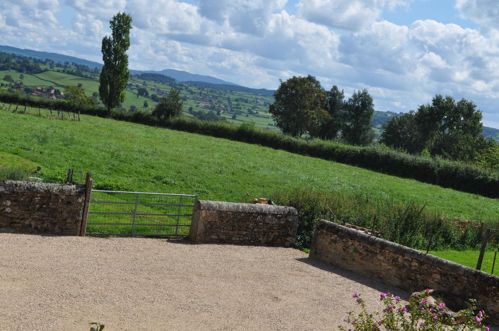 Bed and Breakfast Escale en Charolais Brionnais à Saint-Julien-de-Civry Chambre photo