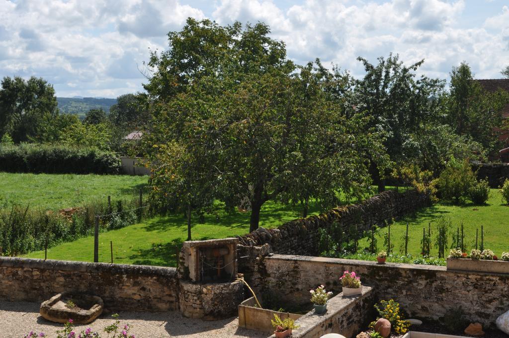 Bed and Breakfast Escale en Charolais Brionnais à Saint-Julien-de-Civry Chambre photo